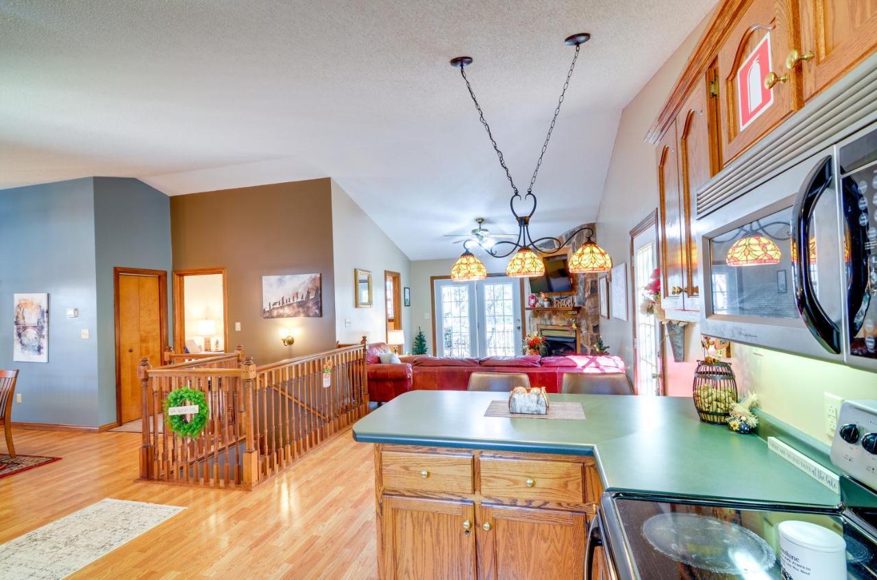 Burnside Resort Cabin With Hot Tub And Outdoor Spots! Exterior foto